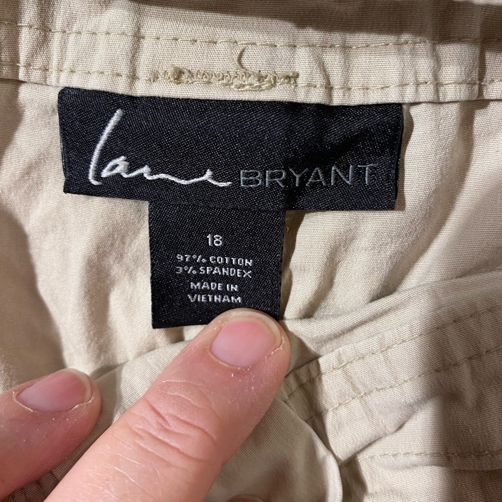 Lane Bryant Women's Light Tan Cargo Shorts 18 (DX) - Picture 5 of 8